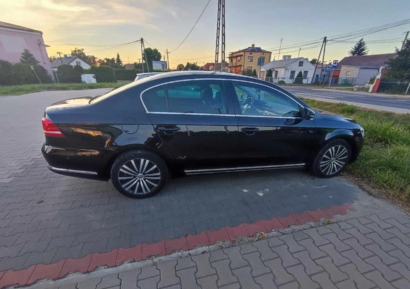 Volkswagen Passat cena 38999 przebieg: 260290, rok produkcji 2012 z Ustroń małe 106